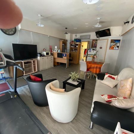 Four A Ban Apartman Mer Kültér fotó